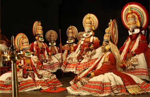 Indisches Kulturfest zieht Aufmerksamkeit von Touristen auf sich - ảnh 1