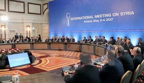 Syrische Opposition schickt gemeinsame Delegation nach Genf - ảnh 1
