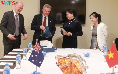 Die Parlamentschefin trifft Delegation australisch-vietnamesischer Freundschaftsgesellschaft - ảnh 1
