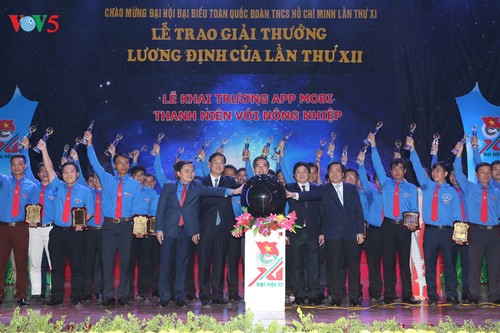 86 junge Bauern mit dem Luong Dinh Cua-Preis geehrt - ảnh 1
