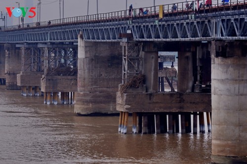 Long Bien-Brücke begleitet die Hauptstadt Hanoi - ảnh 11