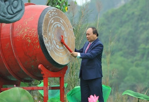 Der Premierminister nimmt an Eröffnungsfeier des Trang An-Festes 2018 teil - ảnh 1