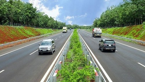 Trinh Dinh Dung: Bautempo der Nord-Süd-Autobahnstrecke soll gewährleistet werden - ảnh 1