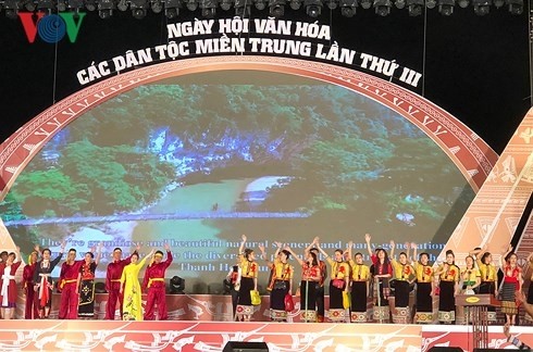 Eröffnung der Kultur-Festtage der ethnischen Minderheiten in Zentralvietnam - ảnh 1