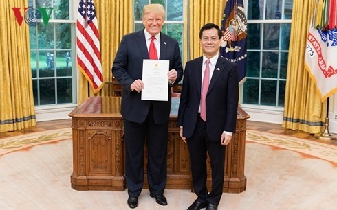 Trump würdigt Schritte der umfassenden Partnerschaft zwischen USA und Vietnam - ảnh 1