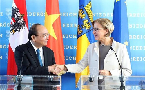 Premierminister Nguyen Xuan Phuc besucht Niederösterreich  - ảnh 1