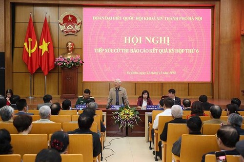 KPV-Generalsekretär, Staatspräsident Nguyen Phu Trong trifft Hanoier Wähler - ảnh 1
