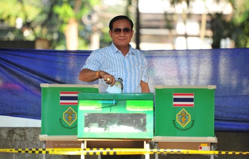 Wahl in Thailand: Die Demokratische Partei bestätigt die Niederlage - ảnh 1