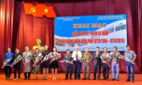 Eröffnung der Filmwoche zum 65. Jahrestag des Sieges in Dien Bien Phu - ảnh 1