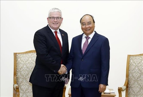 Premierminister Nguyen Xuan Phuc trifft Australiens Botschafter Craig Chittick - ảnh 1