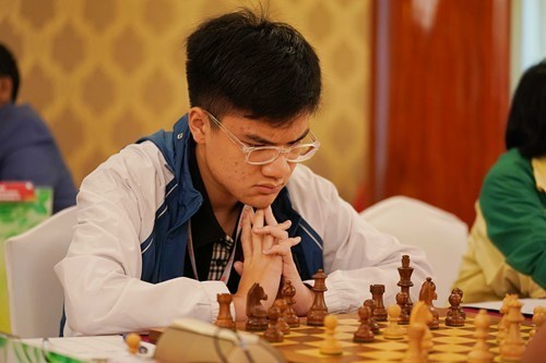 Vietnamesischer Schachspieler Anh Khoi gewinnt U20-Asienmeisterschaft  - ảnh 1
