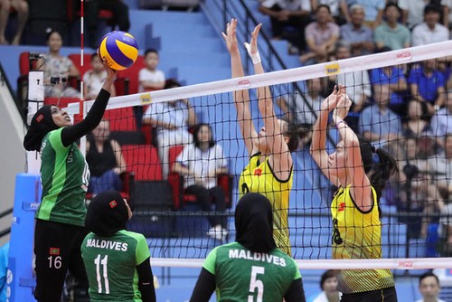Asiatische U23-Frauen-Volleyball-Meisterschaft: Vietnam besiegt die Malediven mit 3:0 - ảnh 1