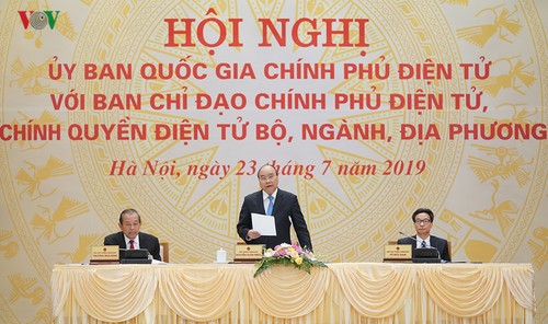 Premierminister Nguyen Xuan Phuc: Entschlossen zum Aufbau der E-Regierung - ảnh 1