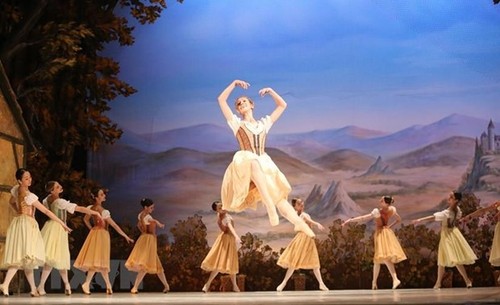 Aufführung des berühmten Ballettstücks “Giselle” auf der vietnamesischen Bühne - ảnh 1