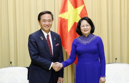 Vizestaatspräsidentin Dang Thi Ngoc Thinh empfängt den Gouverneur der japanischen Präfektur Kanagawa - ảnh 1