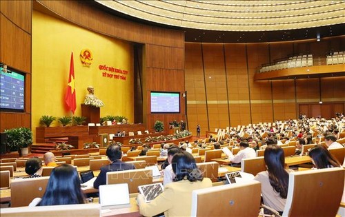 Parlament diskutiert Gesetzesentwurf für Einigung und Dialog im Gericht - ảnh 1