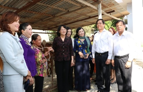 Vizestaatspräsidentin Dang Thi Ngoc Thinh tagt mit der Provinz Tay Ninh - ảnh 1