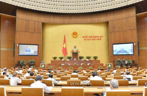 Abgeordnete diskutieren über den geänderten Gesetzesentwurf zur Organisation des Parlaments - ảnh 1