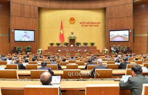 9. Parlamentssitzung: Abgeordnete versammeln sich im Parlamentsgebäude - ảnh 1