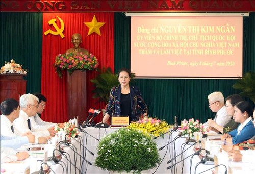 Parlamentspräsidentin Nguyen Thi Kim Ngan tagt mit der Leitung der Provinz Binh Phuoc - ảnh 1