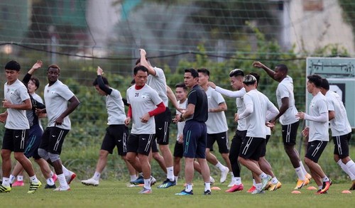 Thailändische Trainer Kiatisak will guten Anfang beim Fußballverein Hoang Anh Gia Lai - ảnh 1