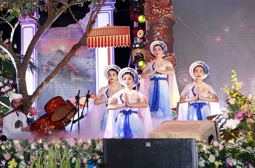 Eröffnung des nationalen Festival der Van- und Chau Van-Gesänge - ảnh 1