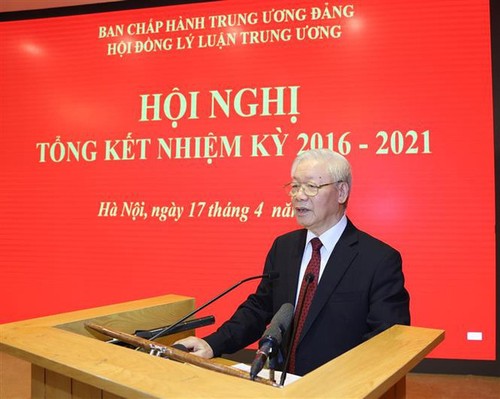  KPV-Generalsekretär Nguyen Phu Trong nimmt an Bilanzkonferenz des Zentraltheorierats teil - ảnh 1