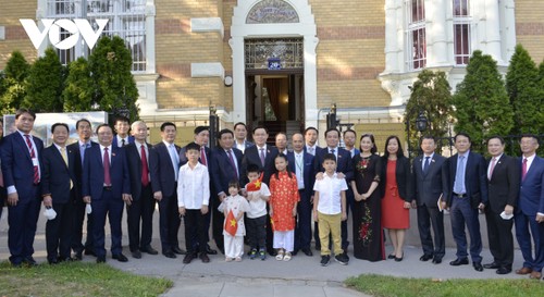 Image Vietnams durch Dienstreise des Parlamentspräsidenten Vuong Dinh Hue präsentiert - ảnh 1