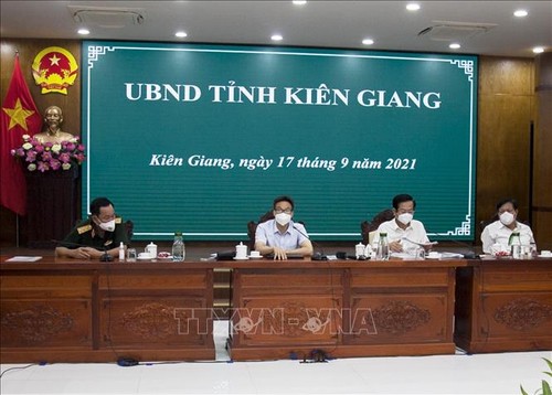 Vizepremierminister Dam fordert Provinz Kien Giang zur rasanten Rückkehr zur neuen Normalität auf - ảnh 1