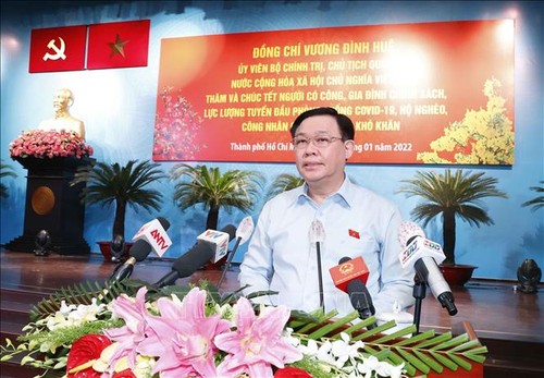 Parlamentspräsident Vuong Dinh Hue: Ho Chi Minh Stadt soll bald Wachstum erholen - ảnh 1