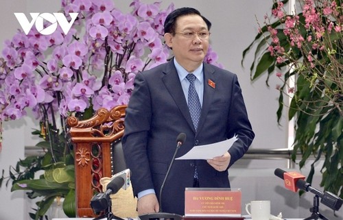 Parlamentspräsident Vuong Dinh Hue: Vinatex soll neue Fortschritte erreichen - ảnh 1