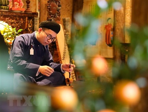 Frankreich: Ausstellung über Kulturerbe und traditionelle Musikinstrumente Vietnams  - ảnh 1