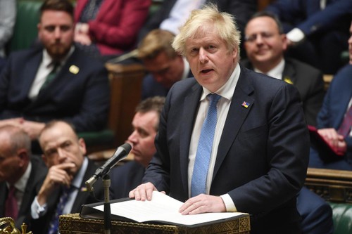 Großbritanniens Premierminister Boris Johnson akzeptiert Rücktritt  - ảnh 1