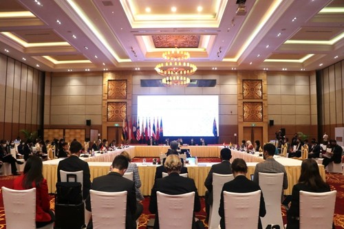 Weitere Aktivitäten von Außenminister Bui Thanh Son bei ASEAN-Außenministertreffen - ảnh 1