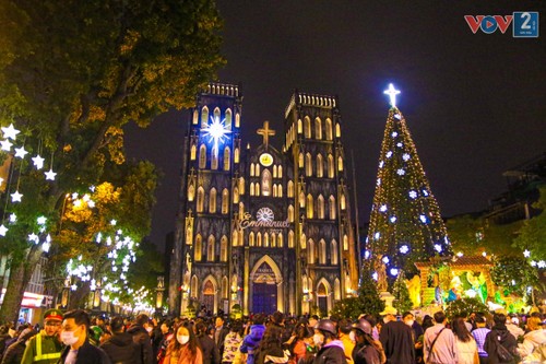 Katholiken in der Hauptstadt Hanoi führen ein sittlich gutes Leben - ảnh 1