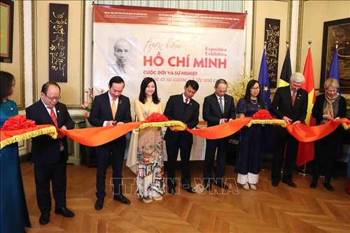 Ausstellung über Leben und Karriere von Präsident Ho Chi Minh in Belgien - ảnh 1