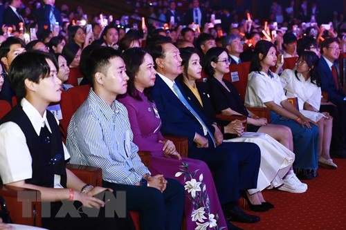 Vietnam-Besuch: Südkoreas Präsident Yoon Suk Yeol nimmt an zahlreichen Aktivitäten teil - ảnh 1