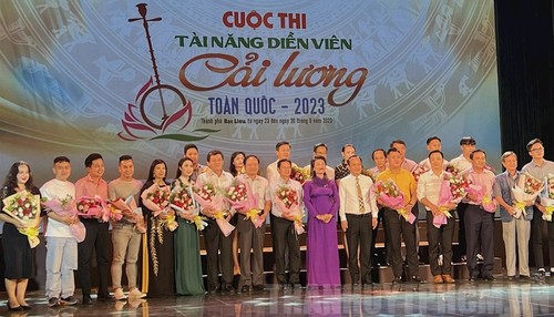 Eröffnung des nationalen Wettbewerbs für Talente des Cai Luong-Gesangs 2023 - ảnh 1