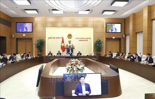 Am Montagnachmittag wird die Sitzung des Ständigen Parlamentsausschusses eröffnet - ảnh 1