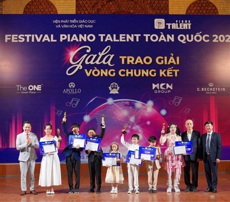 Acht junge Pianisten beim erweiterten Klavierwettbewerb für junge Talente ausgezeichnet - ảnh 1