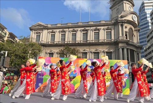 Werbung für vietnamesische Kultur bei internationaler Parade in Macau - ảnh 1