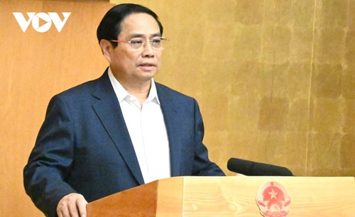 Premierminister Pham Minh Chinh leitet die Regierungssitzung zum Gesetzesaufbau im April - ảnh 1