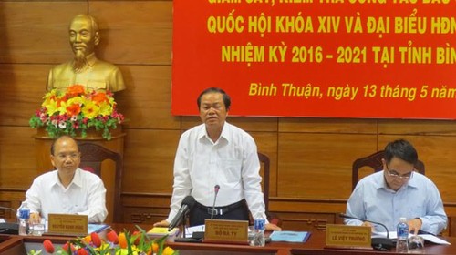 越南国会副主席杜伯巳对平顺省的选举准备工作进行检查 - ảnh 1