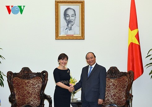 越南政府总理阮春福会见意大利驻越大使皮乔尼 - ảnh 1