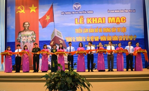“黄沙长沙归属越南——历史和法理证据”资料和地图展在安沛省举行 - ảnh 1