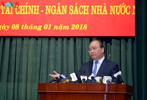 越南财政部举行2017年工作总结暨2018年任务部署会议 - ảnh 1