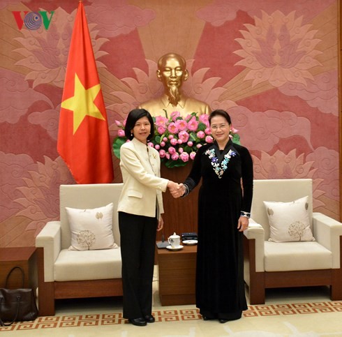 越南国会主席阮氏金银分别会见美国和加拿大驻越大使 - ảnh 2
