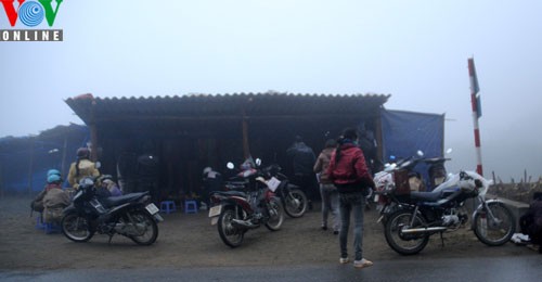 Sapa in freezing cold weather - ảnh 13