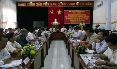 Lernen und arbeiten nach dem Vorbild Ho Chi Minhs in Provinzen in Zentralvietnam - ảnh 1