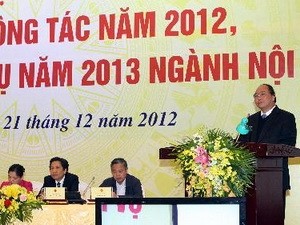 Vizepremierminister Nguyen Xuan Phuc bewertet die Verwaltungsreform als positiv - ảnh 1